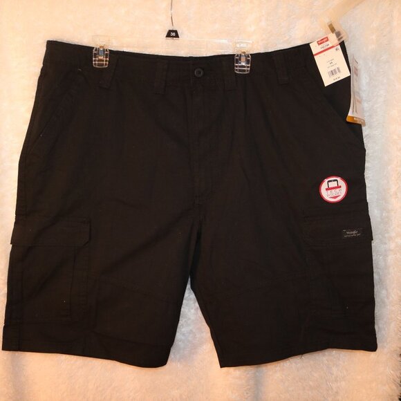 Wrangler Epic soft mens cargo shorts size 44 NWT - Picture 1 of 5